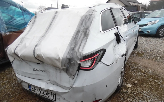 Seat Leon cena 25900 przebieg: 22300, rok produkcji 2021 z Szczuczyn małe 352